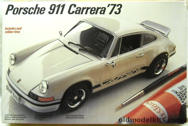 Testors 1/24 1973 Porsche 911 Carrera, 393 plastic model kit